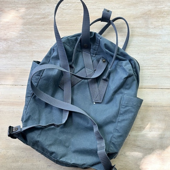 Fjallraven Kanken Backpack - Picture 2 of 3